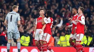 与勇士首次 与勇士首次